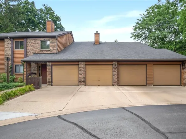 635 Waverly Dr APT C, Elgin, IL 60120