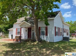 213 Edna St, Hallettsville, TX 77964