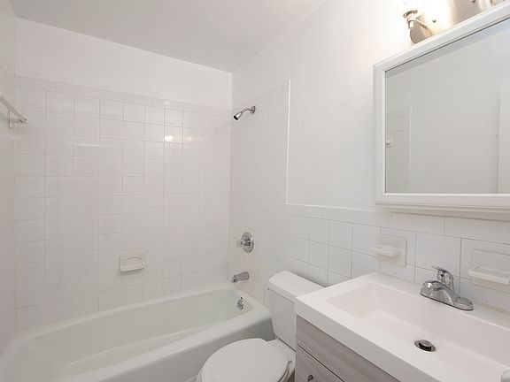 5th image of 255 W 51st St APT 4B