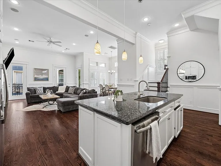 621 Rutland St #D — Photo 8