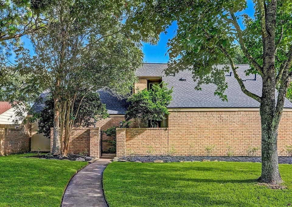 1st image of 16302 Locke Haven Dr