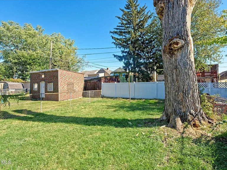 172 Paine St #1F — Photo 10