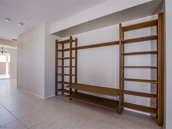 5th image of 708 Indian Garden St