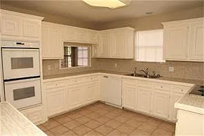 4 bed, 2.5 bath, 2476 sqft, $1,800 — Photo 4
