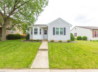 912 Geneva Dr, Geneva, IL 60134