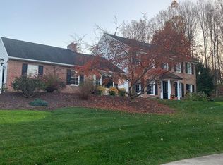 81 Flint Ridge Dr, Reading, PA 19607