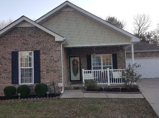 255 Sanders Dr, La Vergne, TN 37086