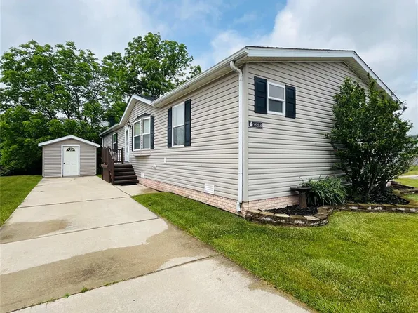 6283 Leigh Ct, Fenton, MI 48430