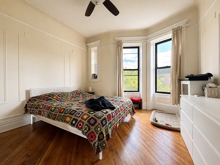 528 5th St #4L — Photo 4