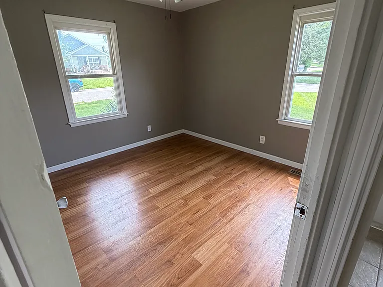 302 Dartmouth Dr — Photo 8