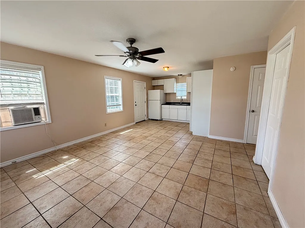 1 bed, 650 sqft, $900 — Photo 4