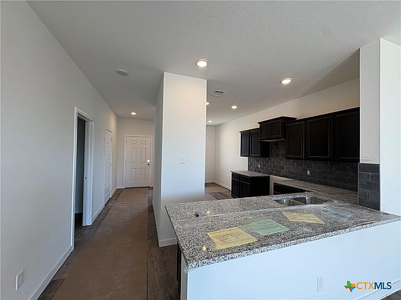 5th image of 1418 Dowdy Dr