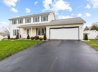 731 Shorecliff Dr, Rochester, NY 14612