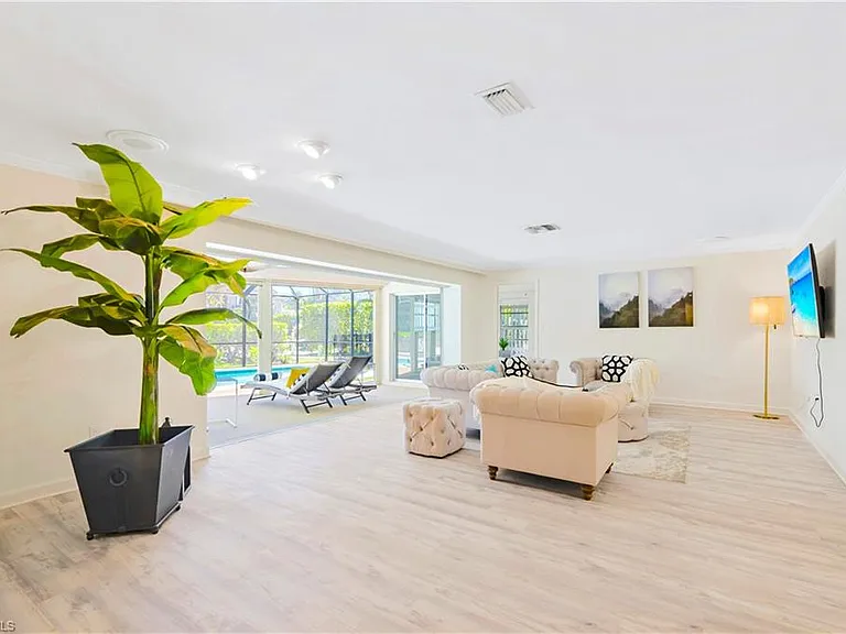 2125 Marina Dr — Photo 7