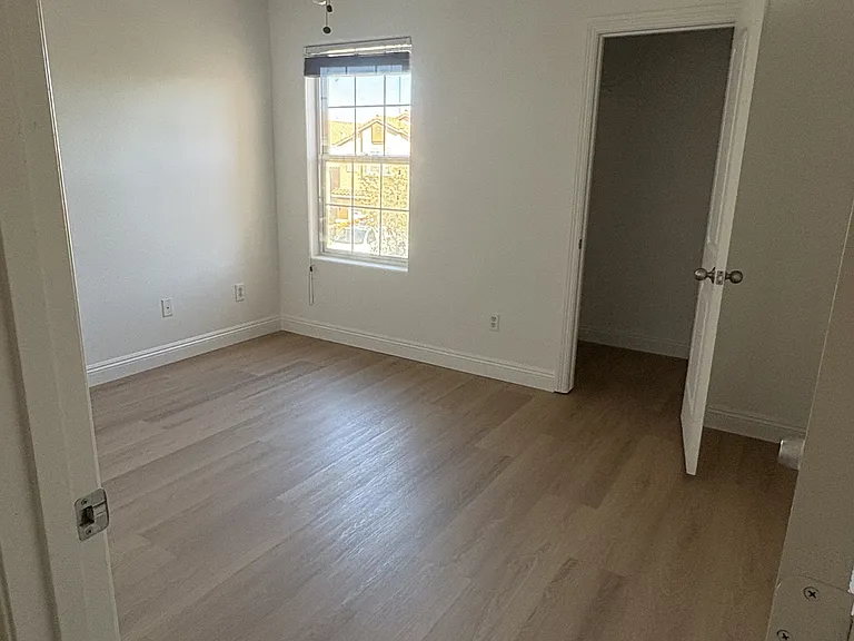 5697 Sentry Palm Ct — Photo 12
