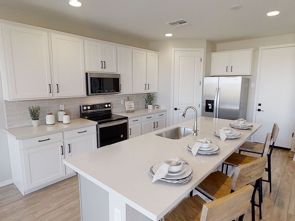 Wales Ranch - Violet Interior Image 2
