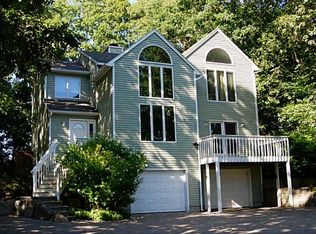 33 Rock Ridge Rd, Westerly, RI 02891