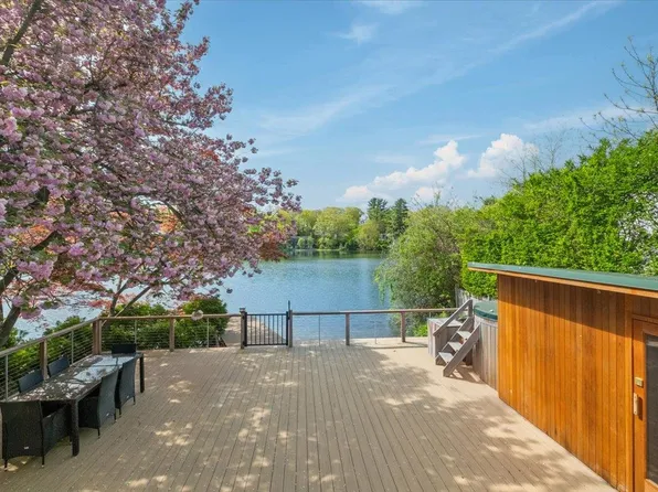 21 Point Drive S, Lake Peekskill, NY 10537