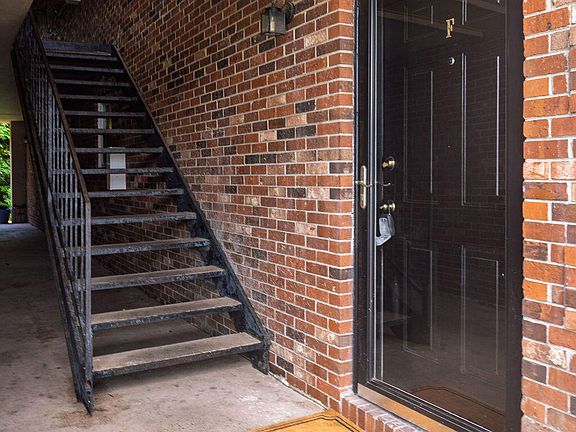 4th image of 415 Parkdale Dr APT 2F