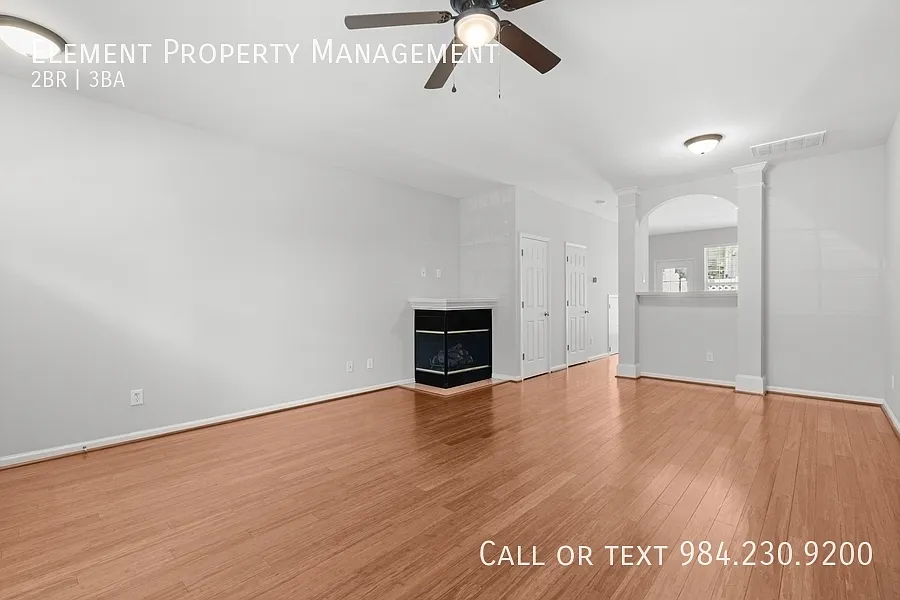 2 bed, 2.5 bath, 1270 sqft, $1,675 — Photo 4