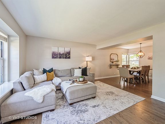 4th image of 8 Margate Ct