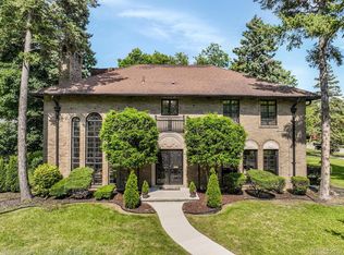 300 Fiske Dr, Detroit, MI 48214