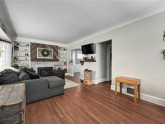 4th image of 1244 Jackson Ave