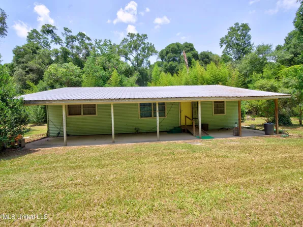 13513 Bunker Hill Rd, Moss Point, MS 39562