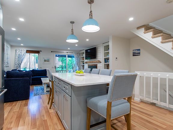 4th image of 82 Dunvegan Woods Drive