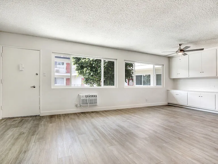 Ethel Avenue Apartments — Photo 34