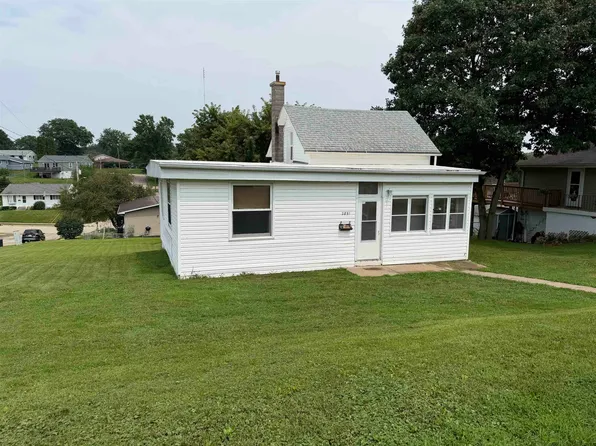 2891 Indiana Ave, Dubuque, IA 52001