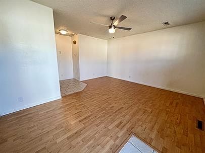 5th image of 2112 N Campus Dr #4
