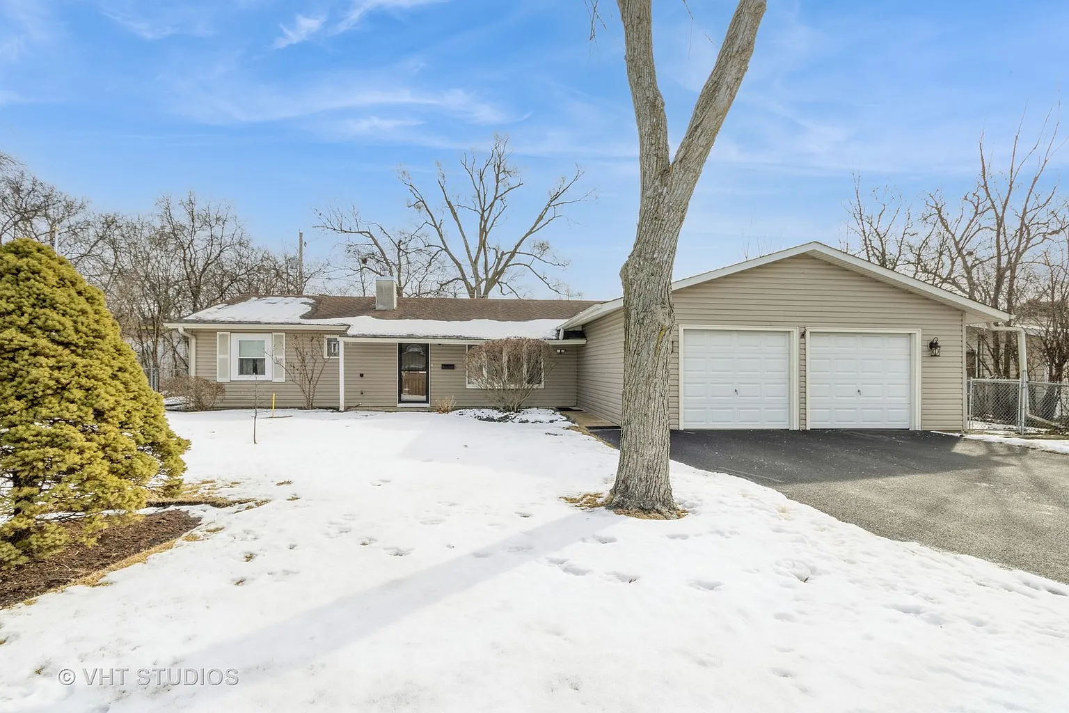 415 Hazelwood Ln photo 1