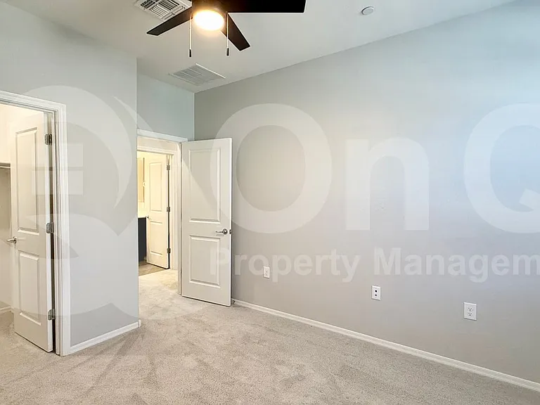 2669 S Peppertree Dr #104 — Photo 9