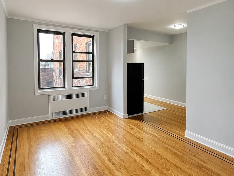 303 Webster Ave #4D — Photo 6