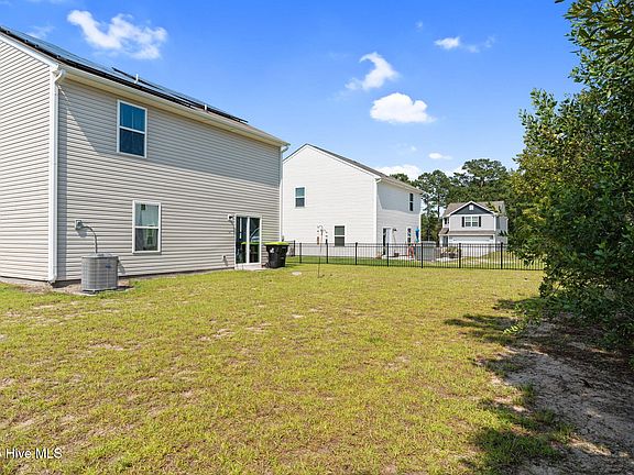 5th image of 1306 Patti Lane SE