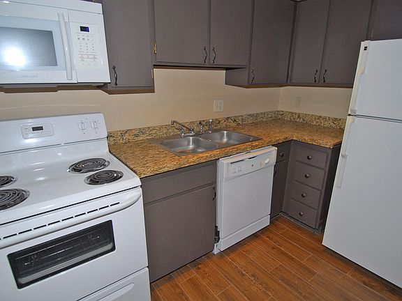 4th image of 700 W University Dr #6