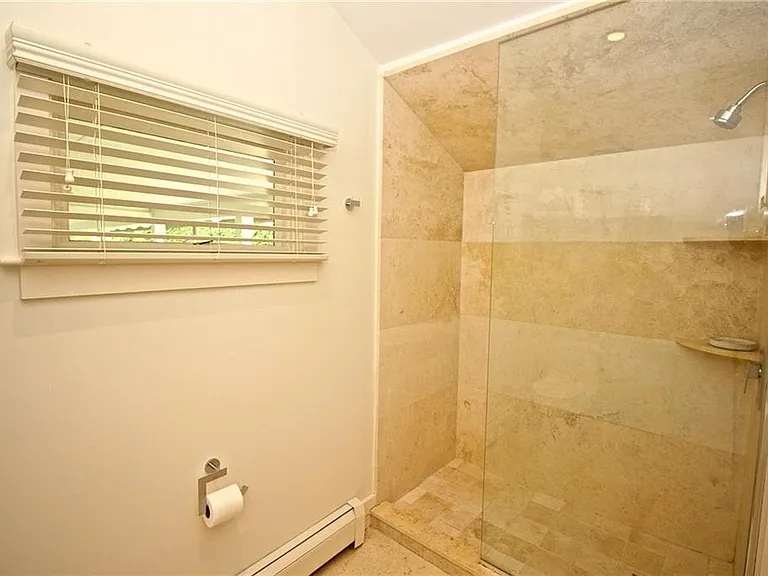 215 Coggeshall Ave — Photo 36
