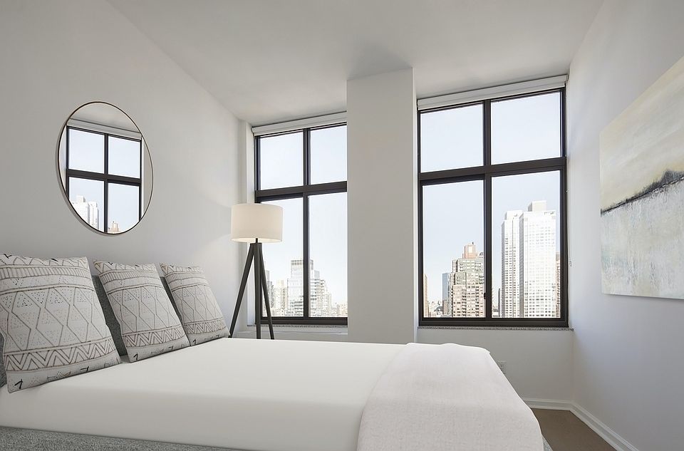 1st image of 500 W 56th St APT 2003
