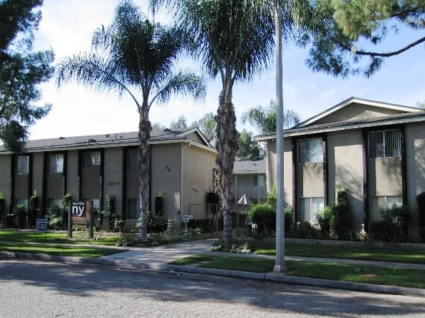 25 New York St APT 15, Redlands, CA 92373