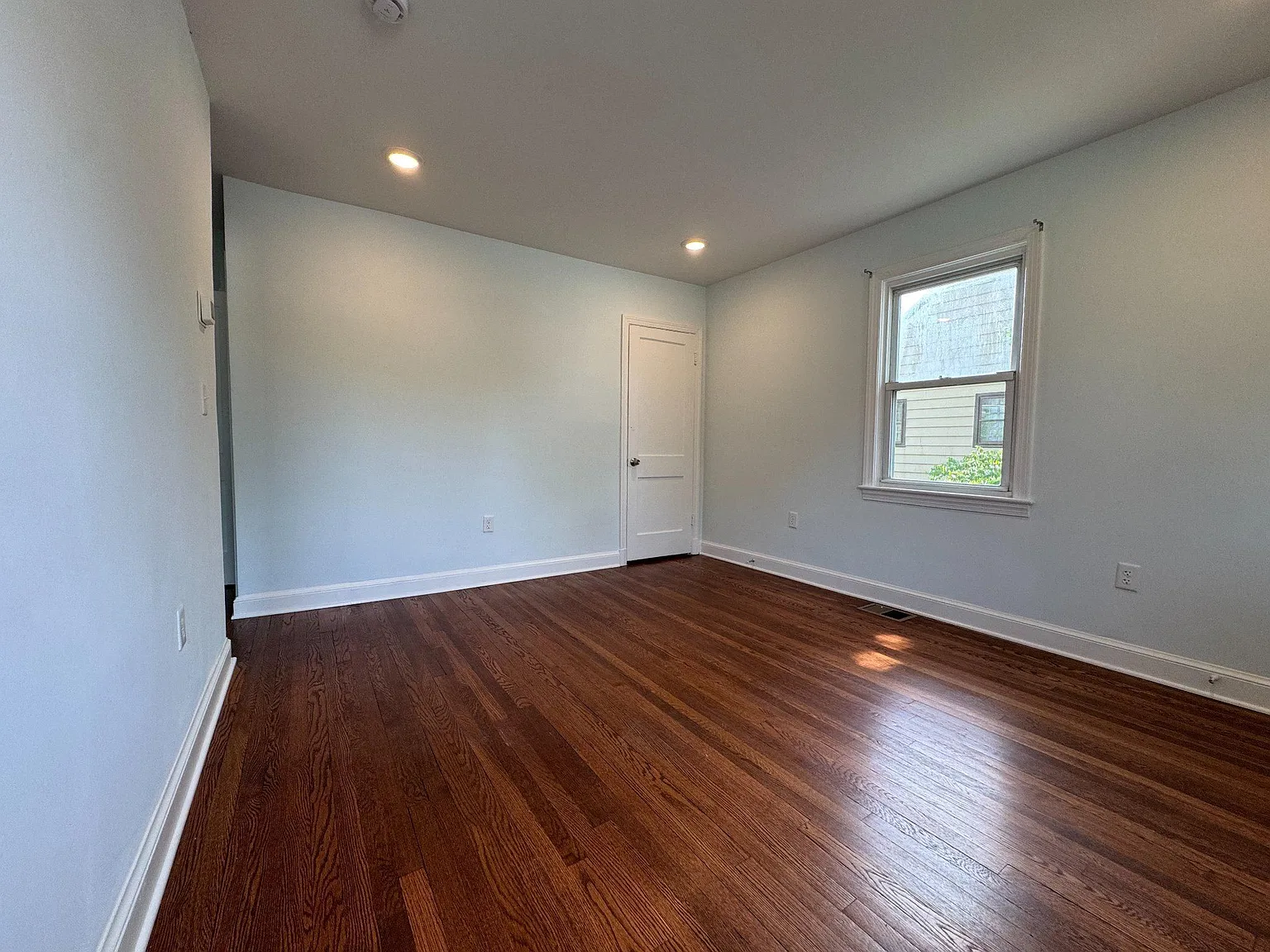 5 bed, 3.0 bath, 1674 sqft, $3,250 — Photo 4