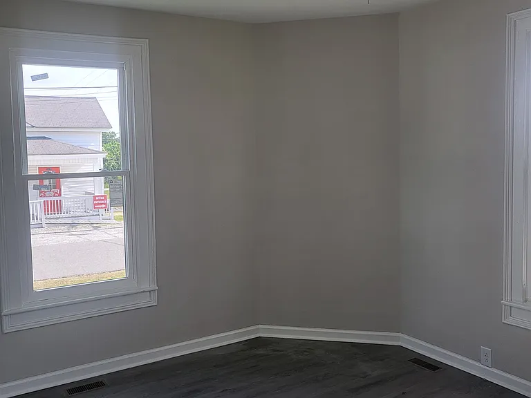 255 N Ida St — Photo 4
