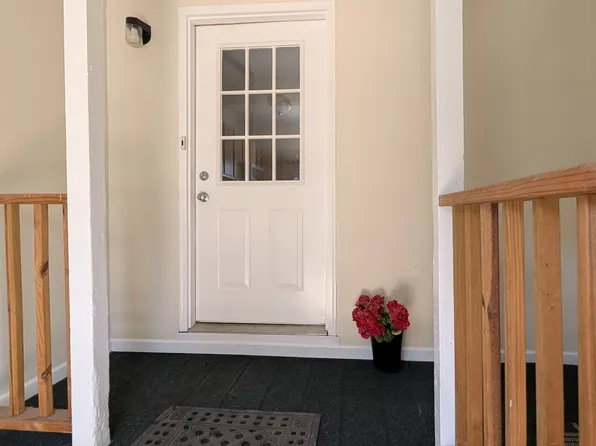 700 Porter St APT 1, Lemont, IL 60439