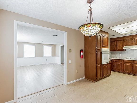 3rd image of 279 Milford Ln #N