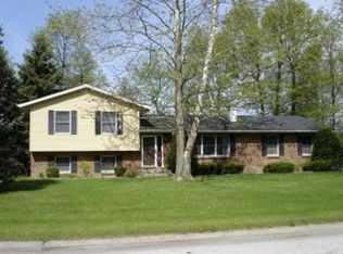 818 S Kelvyn Ct, Kouts, IN 46347