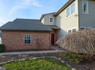 521 Thorngate Pl, Millersville, PA