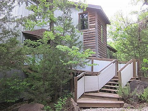 1st image of 639 N Woodview Dr