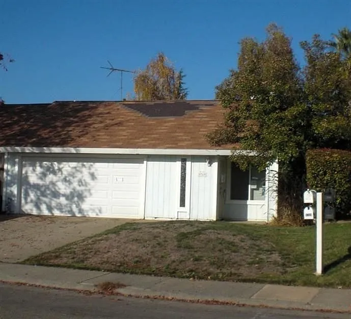 9769 Woodhollow Way photo 1