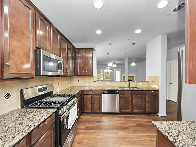 6306 Bain Dr — Photo 9