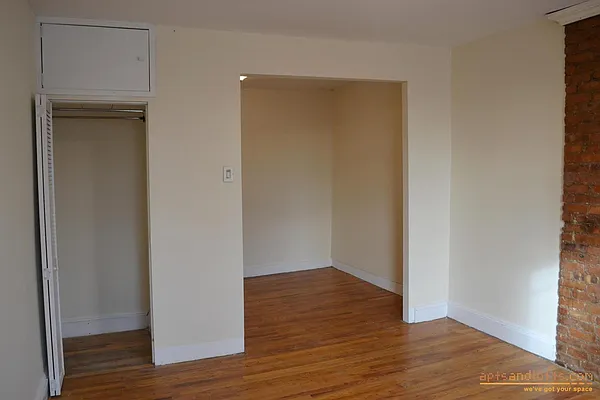 Rented by aptsandlofts.com | media 10